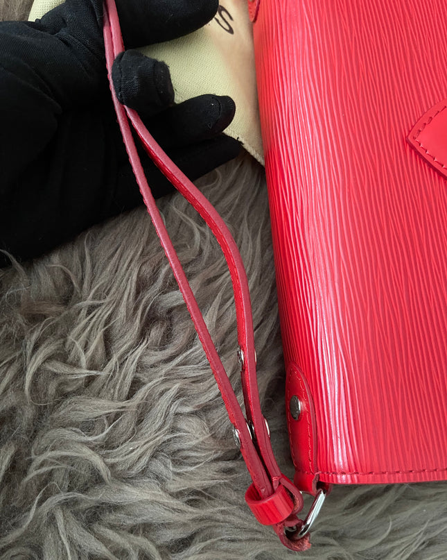 Preloved Authentic  Louis Vuitton Saint Michel Epi leather flap