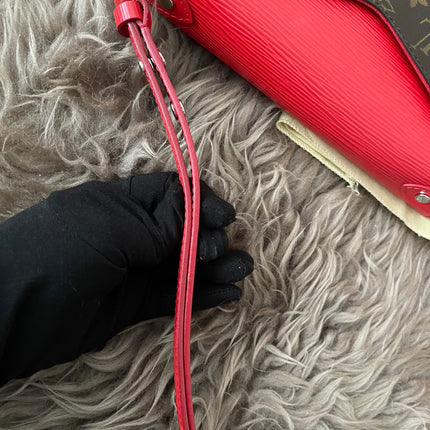 Preloved Authentic  Louis Vuitton Saint Michel Epi leather flap