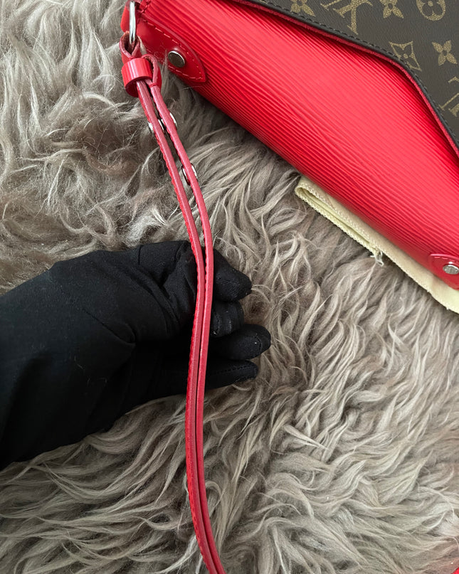 Preloved Authentic  Louis Vuitton Saint Michel Epi leather flap