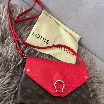 Preloved Authentic  Louis Vuitton Saint Michel Epi leather flap