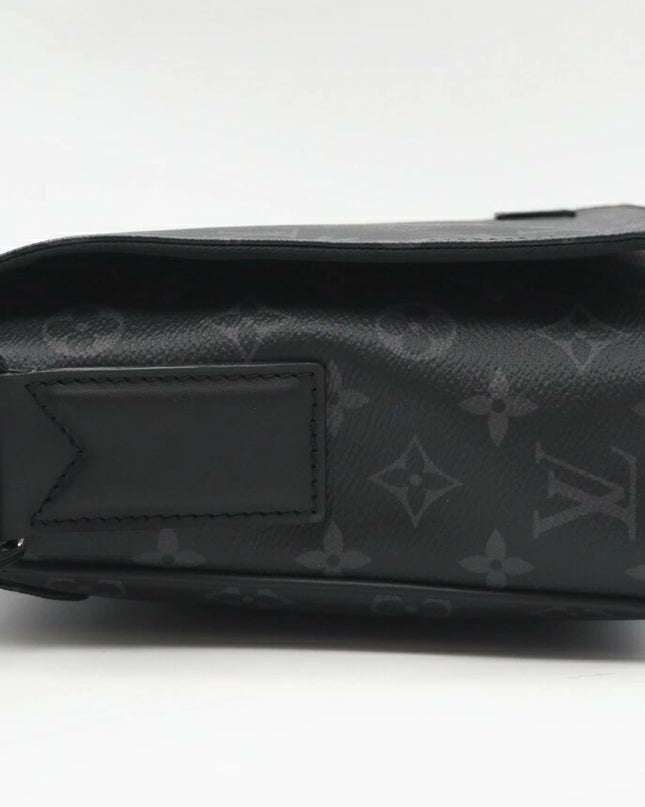 Preloved Authentic Rank A LOUIS VUITTON Eclipse District PM