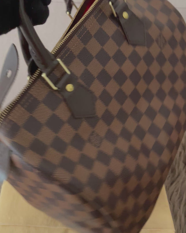 Preloved Authentic Louis Vuitton Speedy 30 handbag in the classic Damier Ebene