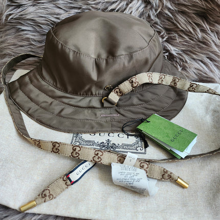 Gucci
Reversible GG & nylon bucket hat
