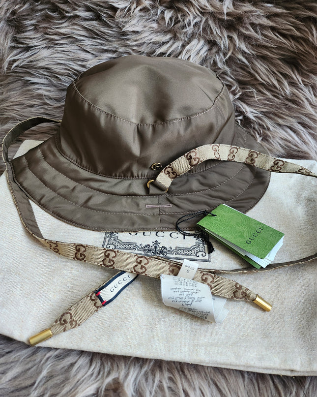 Gucci
Reversible GG & nylon bucket hat