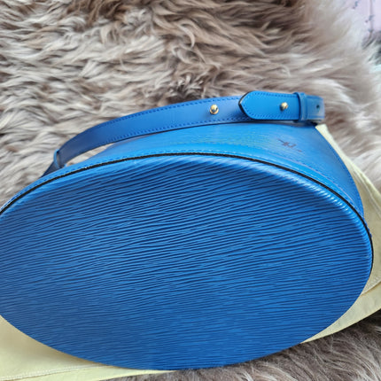 Louis Vuitton Cluny Shoulder Bag