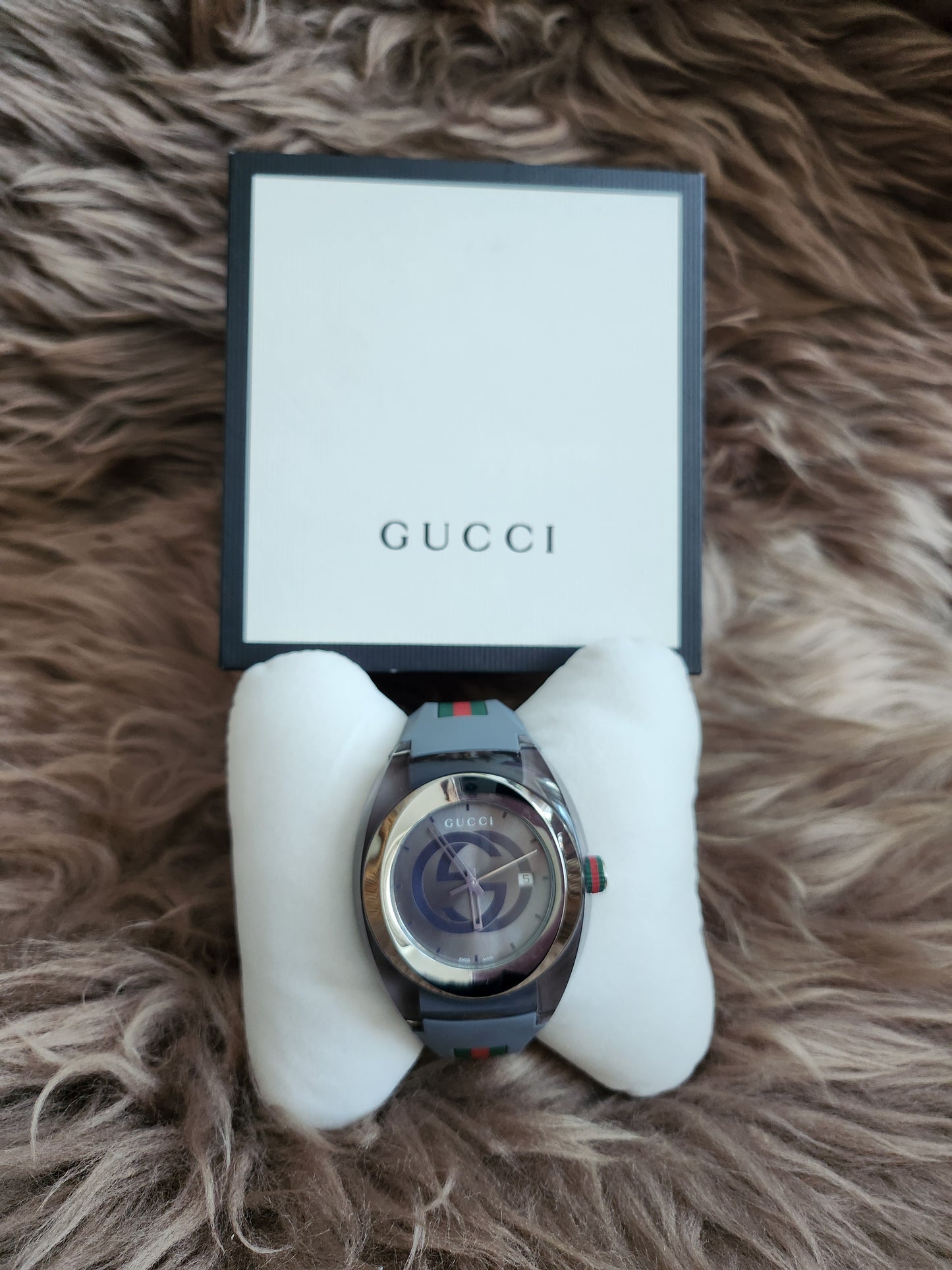 Gucci
Sync Grey Dial and Grey Rubber Strap Unisex Watch 137.1