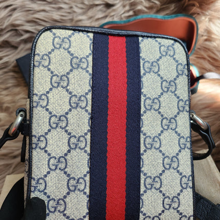 Gucci Beige/Navy Blue GG Supreme