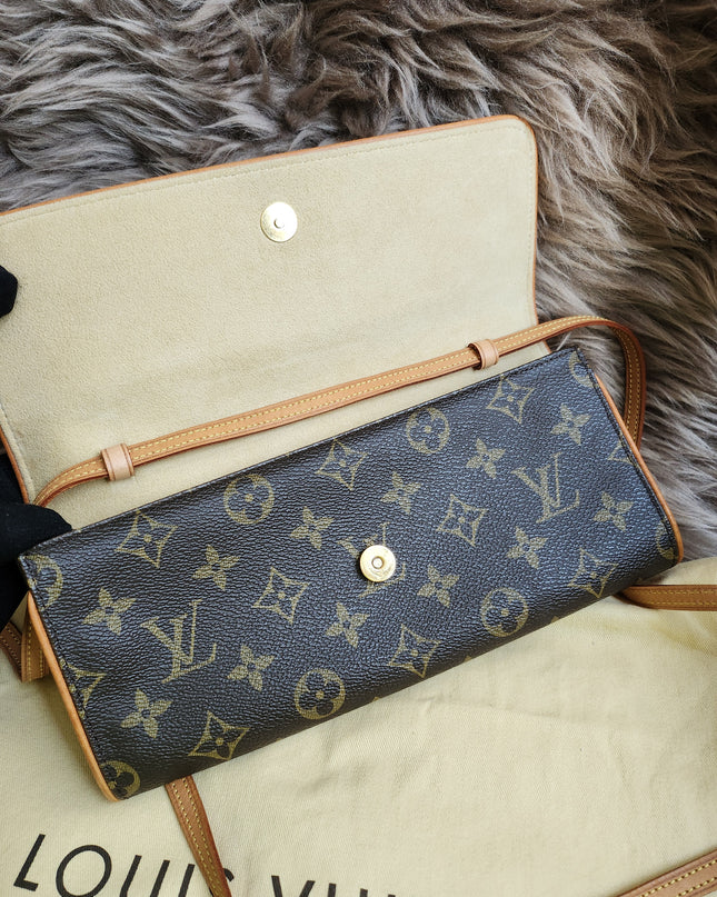 Louis Vuitton
2001 Pochette Twin GM crossbody bag