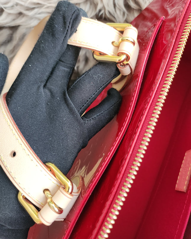 Louis Vuitton Monogram Vernis Rosewood Avenue shoulder bag