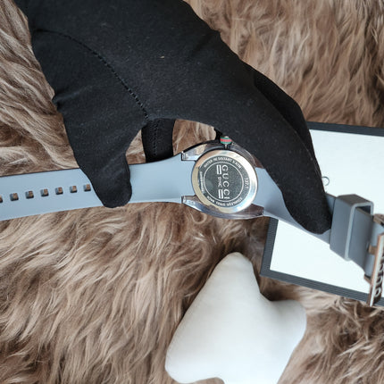 Gucci
Sync Grey Dial and Grey Rubber Strap Unisex Watch 137.1