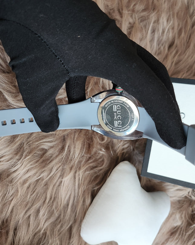 Gucci
Sync Grey Dial and Grey Rubber Strap Unisex Watch 137.1