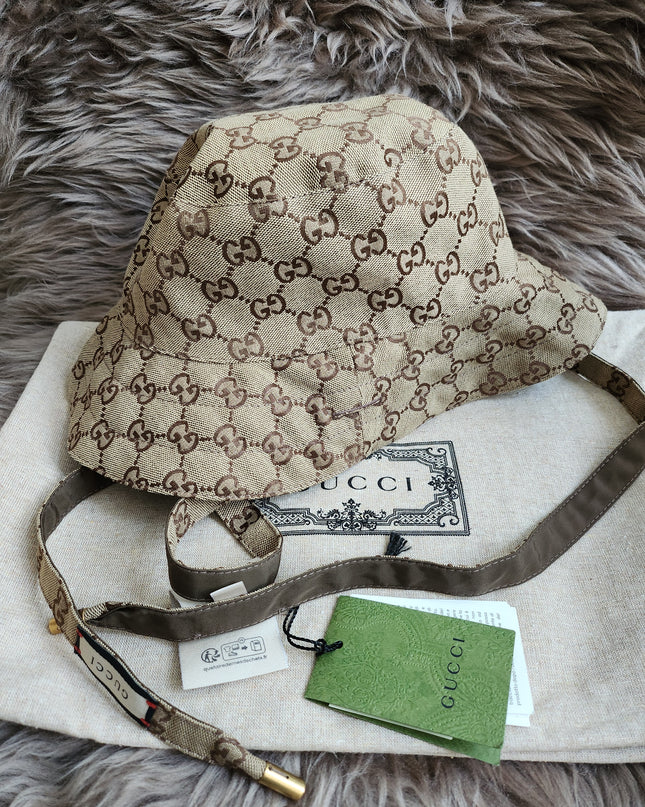 Gucci
Reversible GG & nylon bucket hat