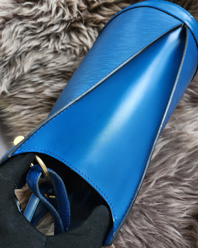 Louis Vuitton Cluny Shoulder Bag
