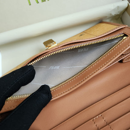 PRIMA CLASSES

Long wallet