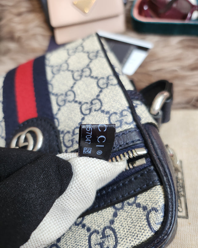 Gucci Beige/Navy Blue GG Supreme
