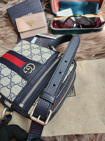 Gucci Beige/Navy Blue GG Supreme