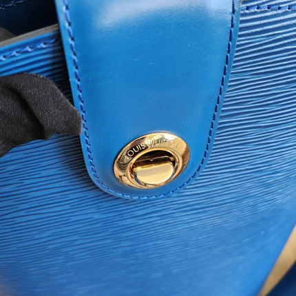 Louis Vuitton Cluny Shoulder Bag