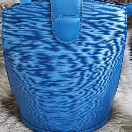 Louis Vuitton Cluny Shoulder Bag