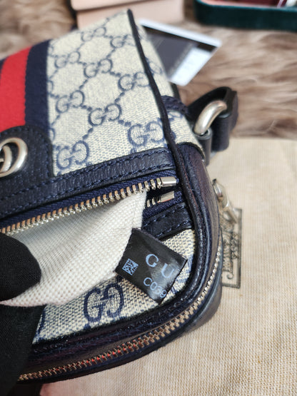 Gucci Beige/Navy Blue GG Supreme