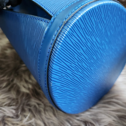 Louis Vuitton Cluny Shoulder Bag