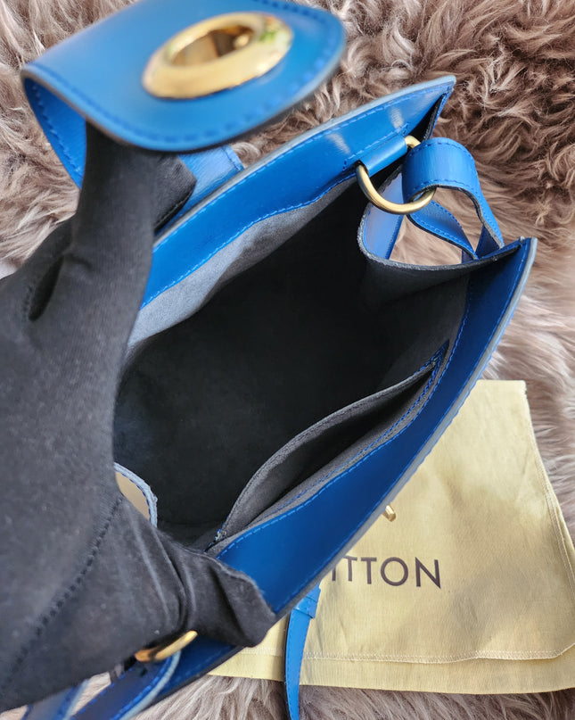 Louis Vuitton Cluny Shoulder Bag