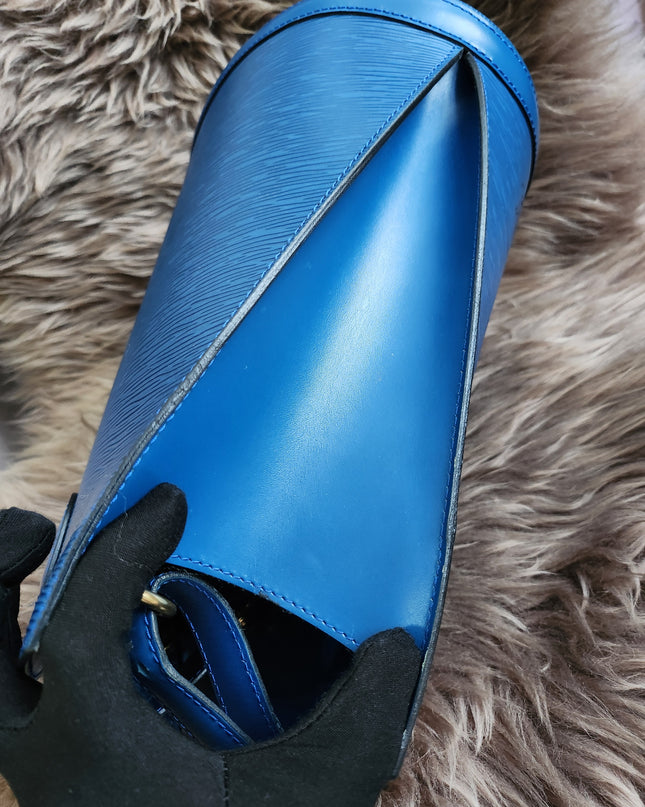 Louis Vuitton Cluny Shoulder Bag