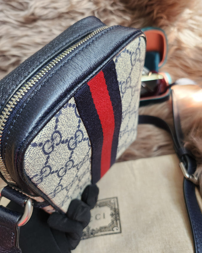 Gucci Beige/Navy Blue GG Supreme