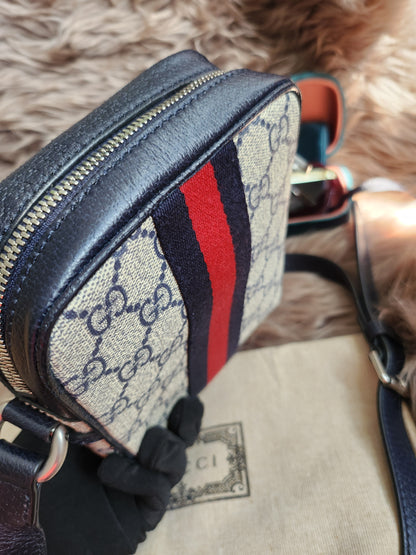Gucci Beige/Navy Blue GG Supreme
