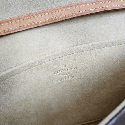 Louis Vuitton
2001 Pochette Twin GM crossbody bag