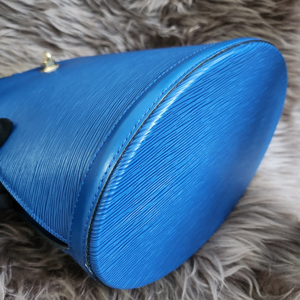 Louis Vuitton Cluny Shoulder Bag