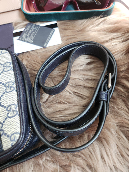 Gucci Beige/Navy Blue GG Supreme