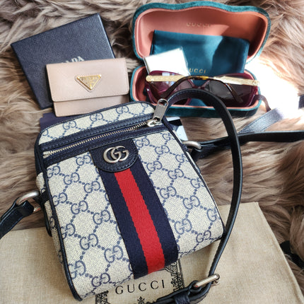 Gucci Beige/Navy Blue GG Supreme